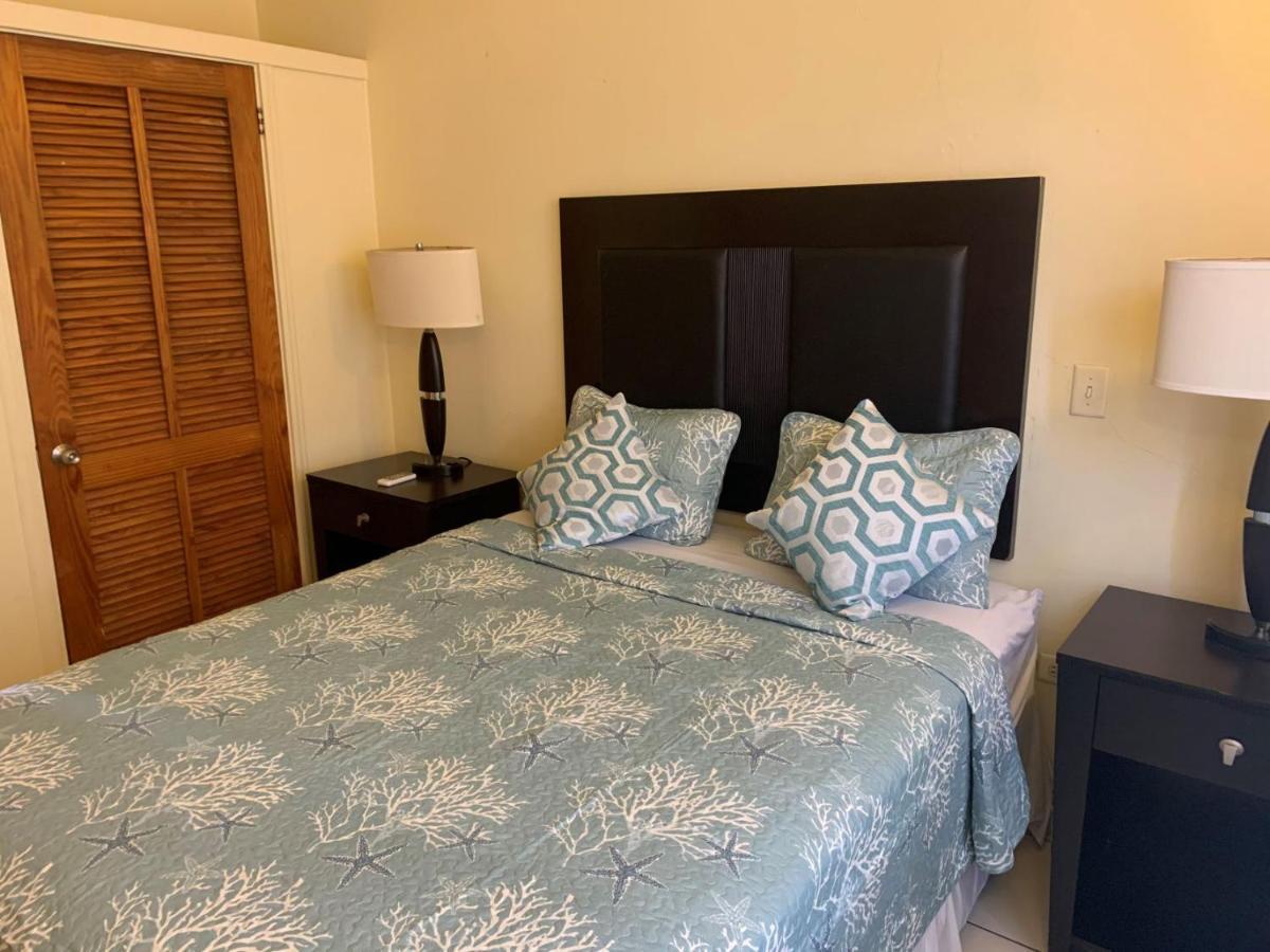 Connie'S Comfort Suites St. John's Екстериор снимка