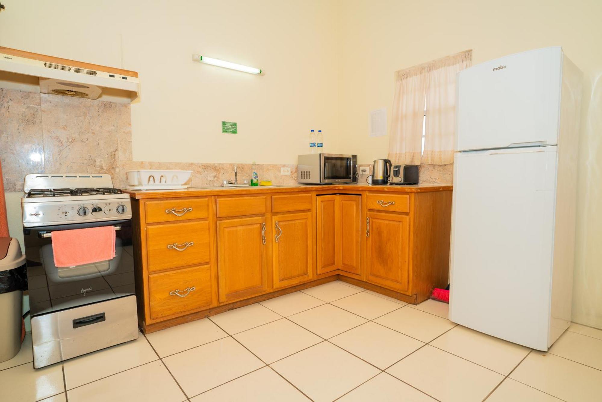 Connie'S Comfort Suites St. John's Екстериор снимка